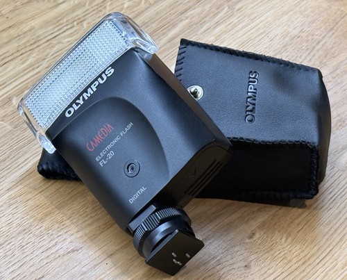 Flash olympus per sp - fl-20,